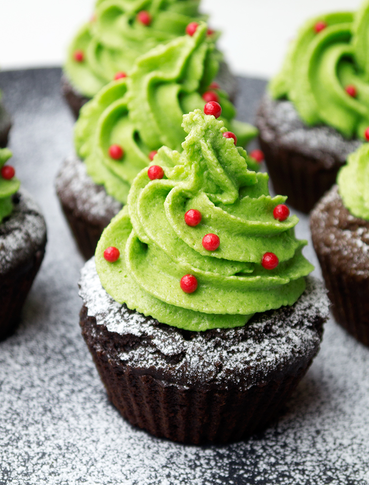 Healthy Christmas Tree Cupcakes