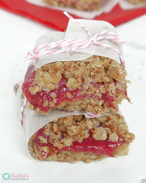 Healthy Rhubarb Crumble Bars