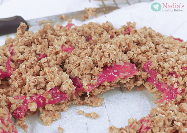 Healthy Rhubarb Crumble Bars