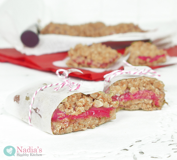 Healthy Rhubarb Crumble Bars