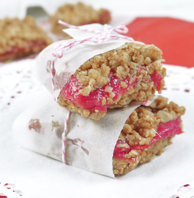 Healthy Rhubarb Crumble Bars