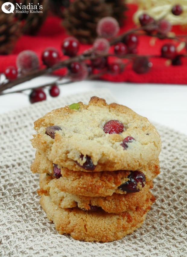 almond-cranberry-and-pistachio-cookies