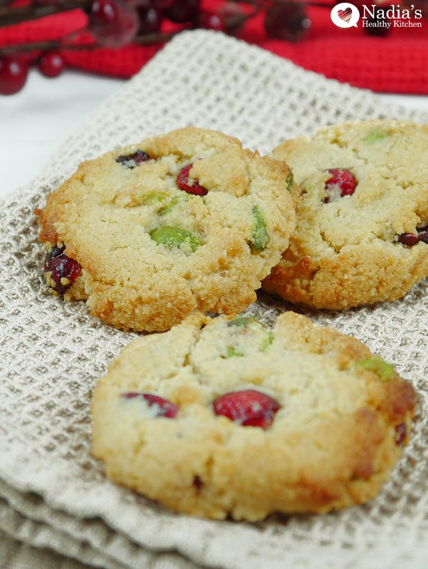 almond-cranberry-and-pistachio-cookies