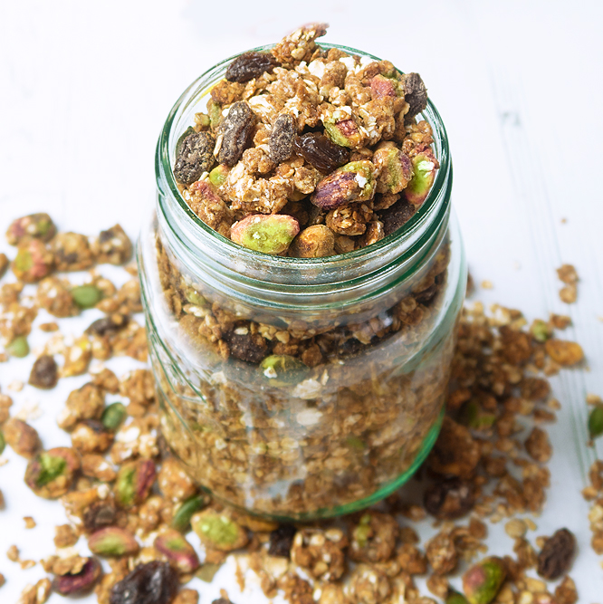 healthy-tahini-granola