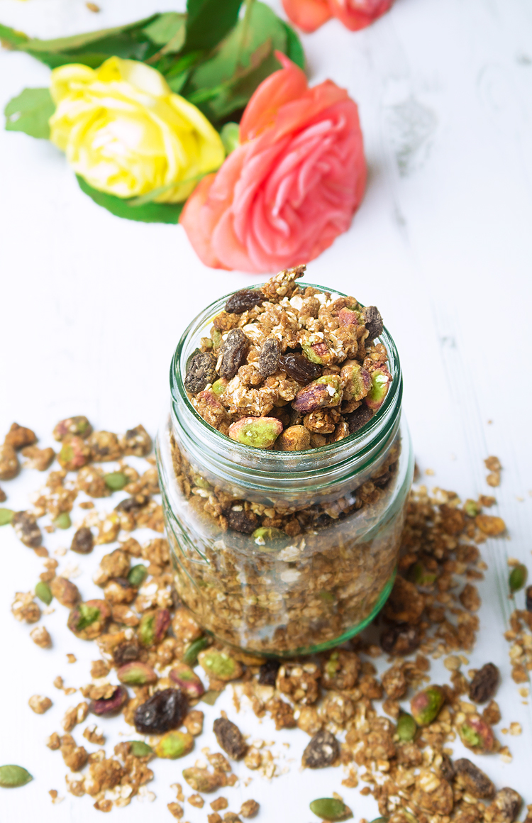 healthy-tahini-granola