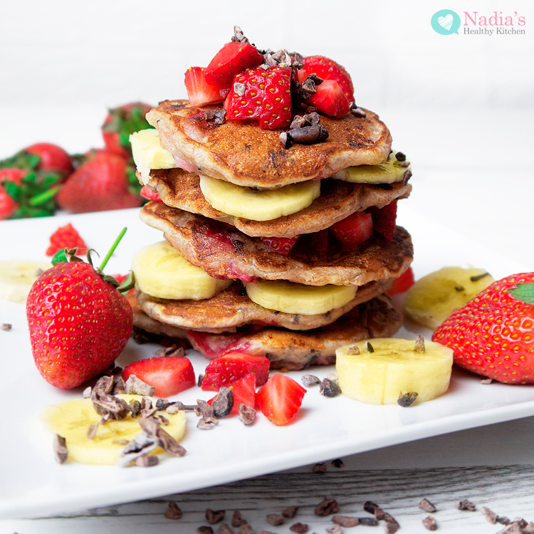 strawberry chocolate chip vegan pancakes