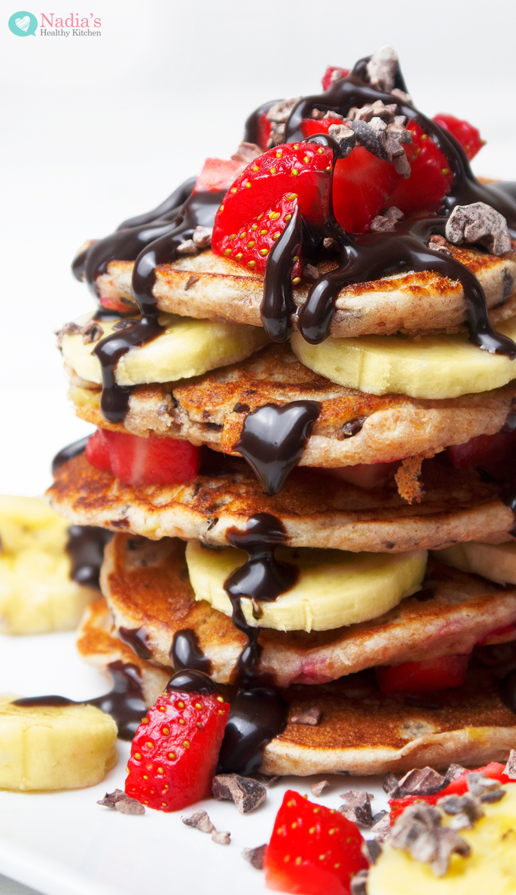 strawberry chocolate chip vegan pancakes