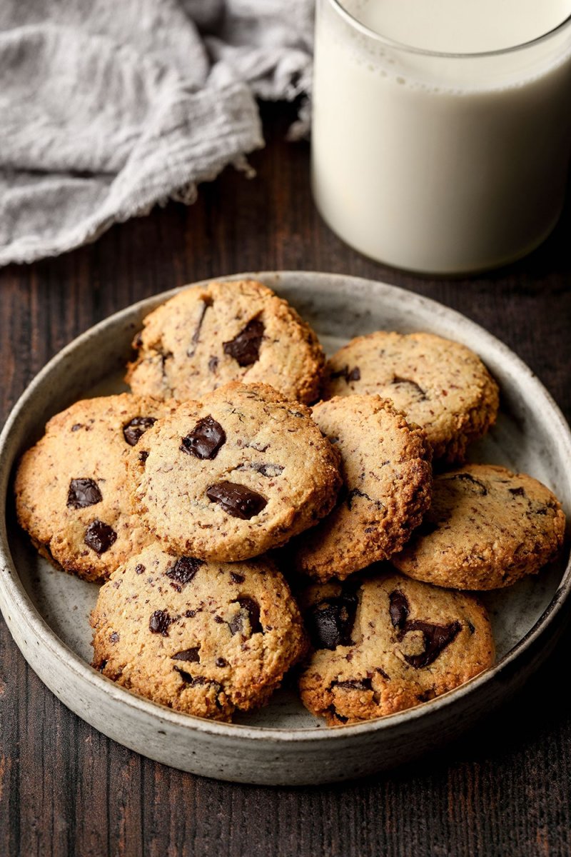 Flourless Chocolate Chip Cookies (vegan & gluten-free)