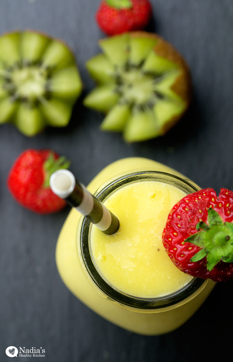 mango banana and coconut smoothie