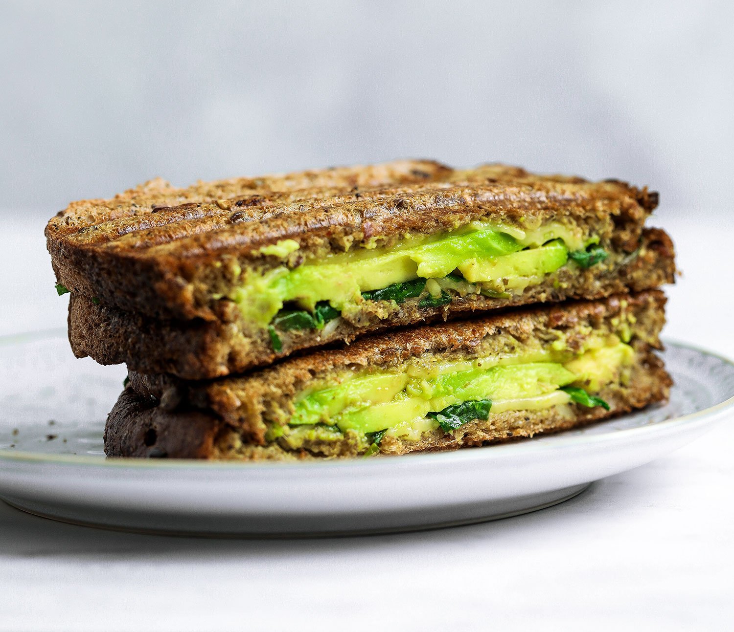 https://nadiashealthykitchen.com/wp-content/uploads/2018/09/vegan-avocado-pesto-grilled-cheese2.jpg