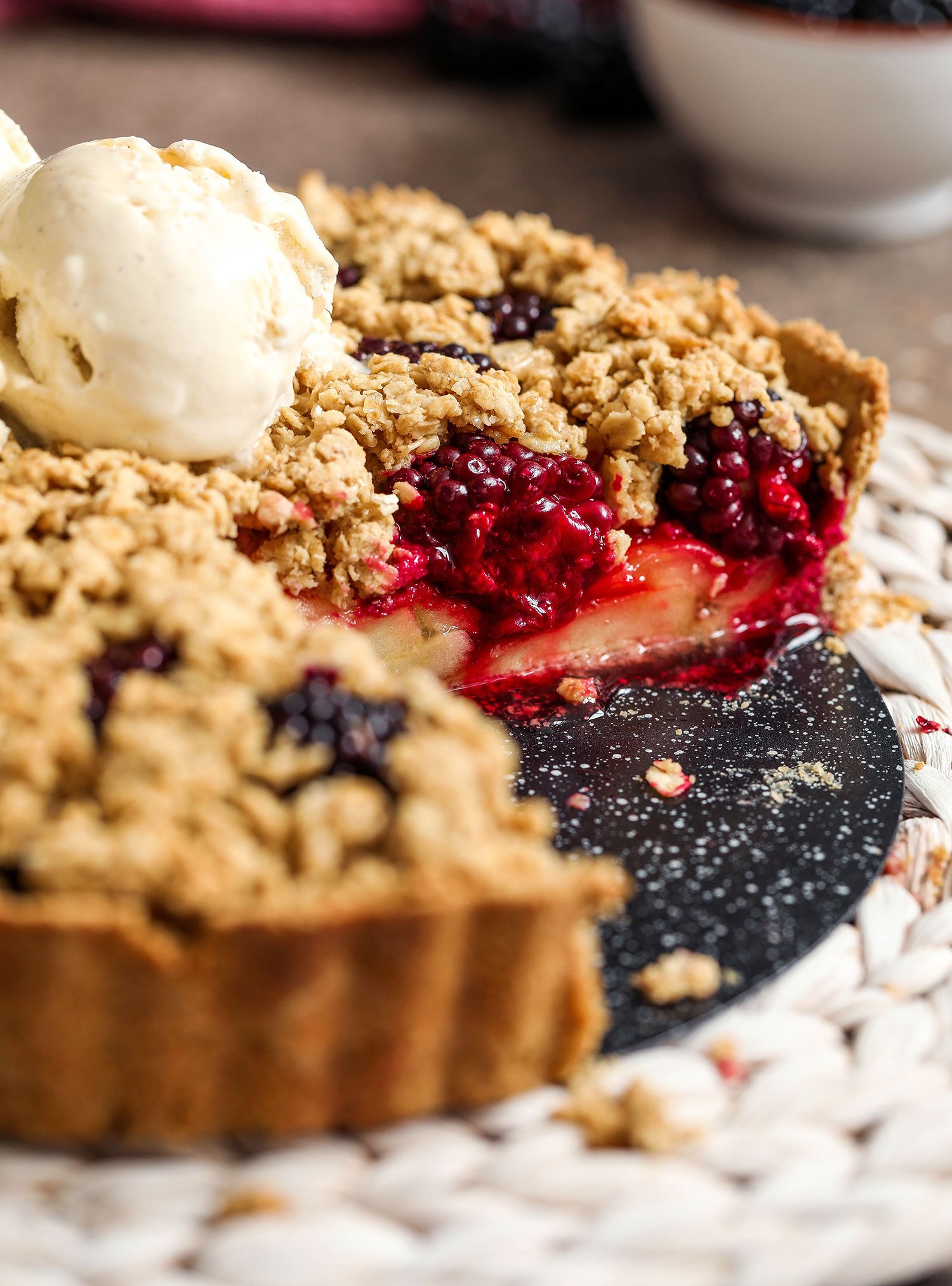 Apple Blackberry Crumble Tart (Vegan & Gluten-free) - Nadia's Healthy ...