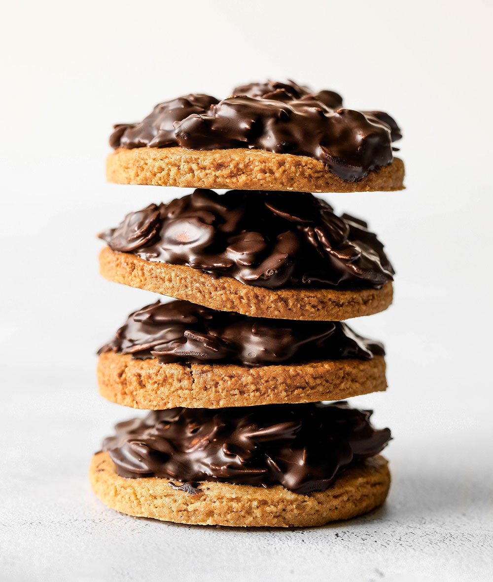 Nutty vegan chocolate digestives