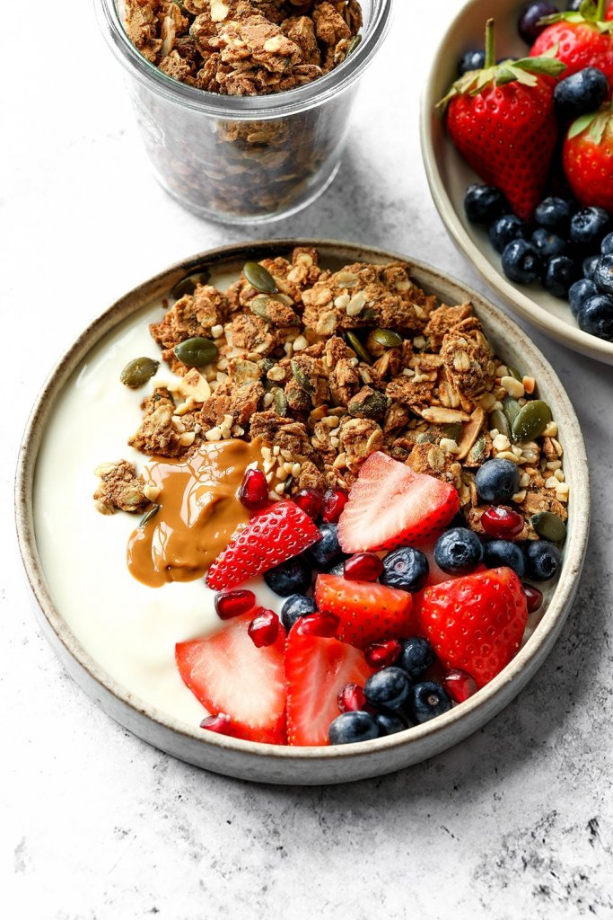 High Protein Vegan Granola (11g Protein Per Serving)