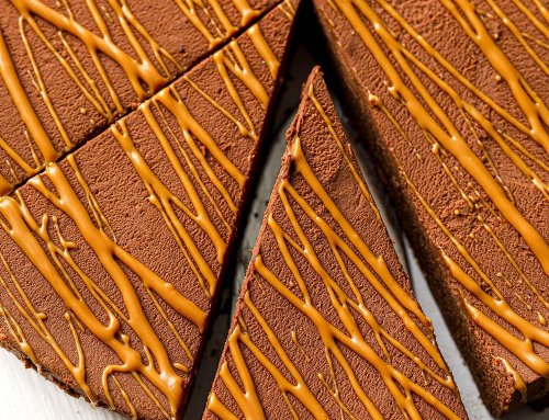 4-Ingredient Protein Pumpkin Chocolate Cake