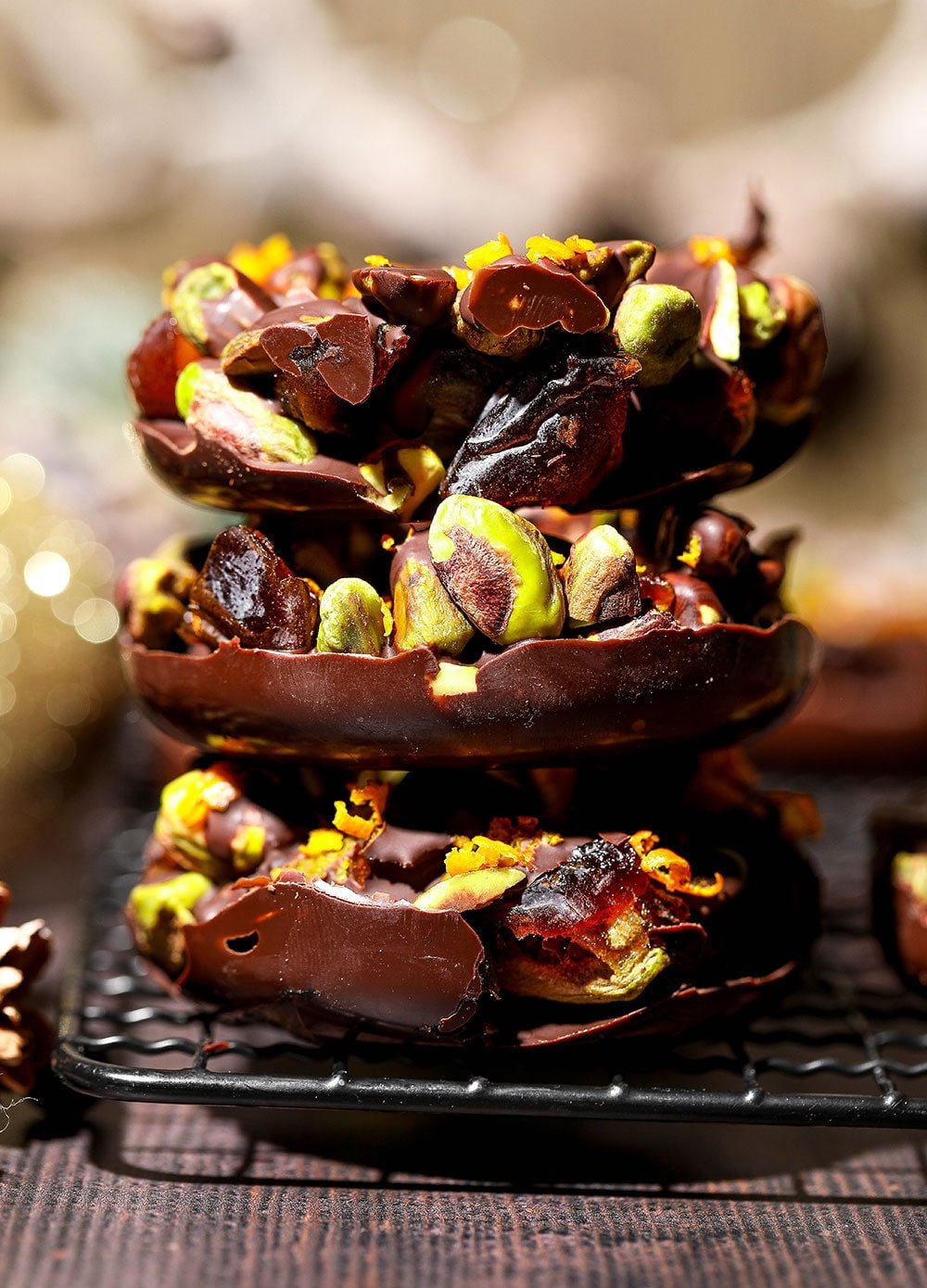 Date Pistachio Chocolate Wreaths